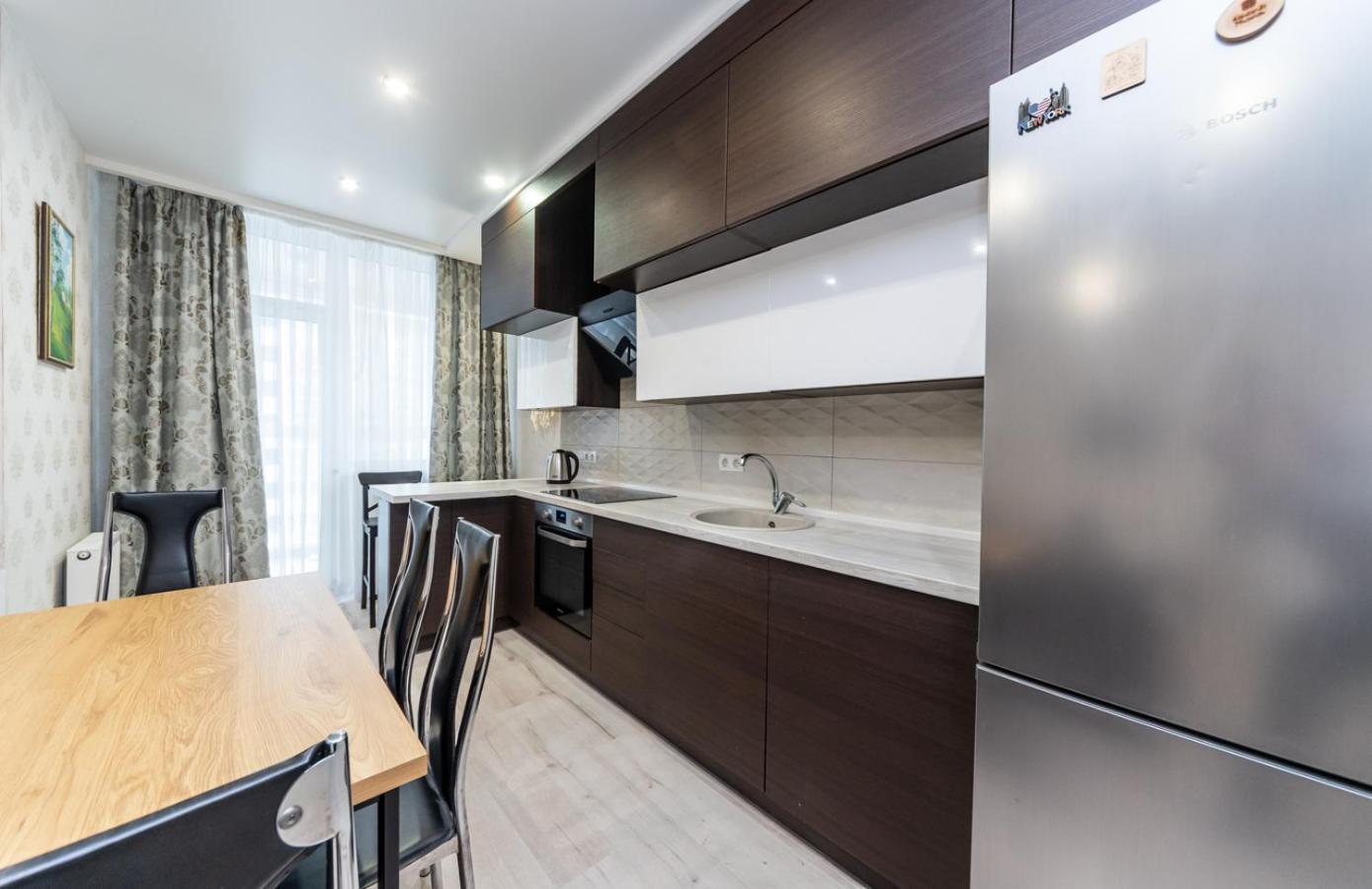 Apartment On Draghomanova 2A Киев Екстериор снимка